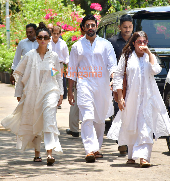 photos celebs snapped at the funeral of the late nirmala kapoor 16