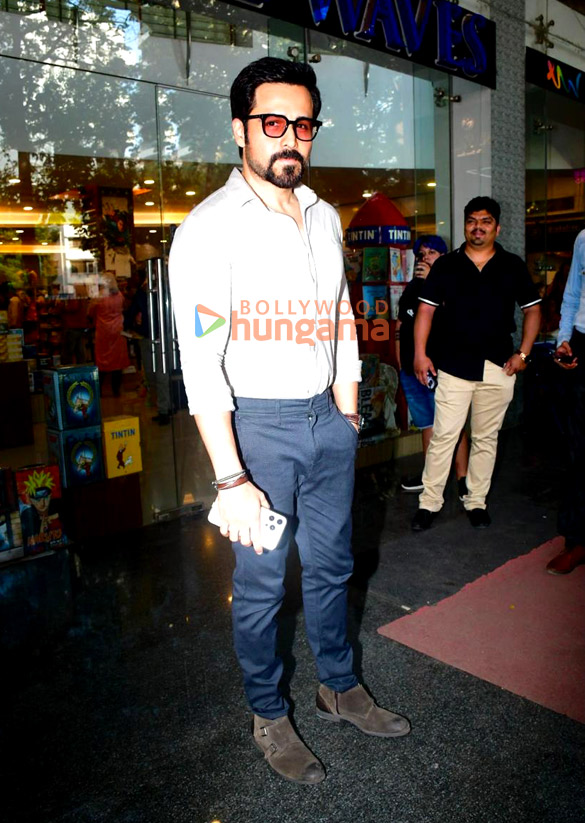 photos emraan hashmi and vishal bhardwaj attend the book launch of s hussain zaidis from karachi to dubai 3