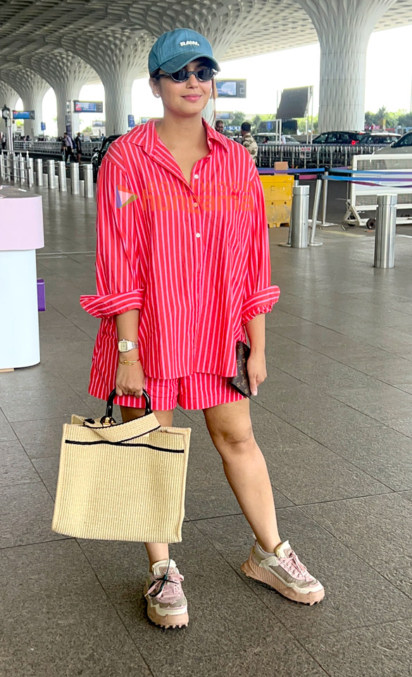 photos huma qureshi and sherlyn chopra snapped at the airport 1