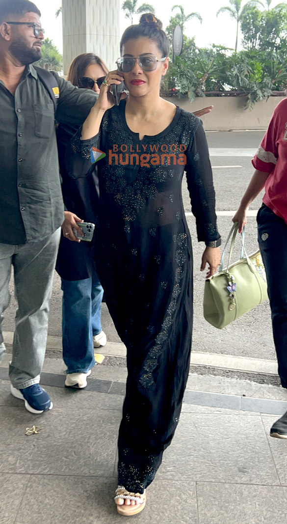 photos kajol snapped at the airport 2