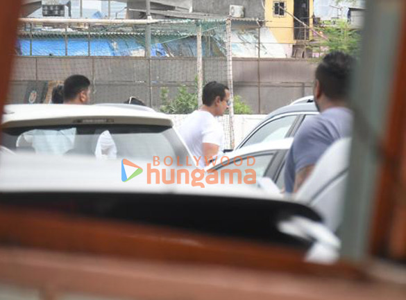 photos kareena kapoor khan saif ali khan and their son jehangir ali khan snapped at a football ground in bandra 3