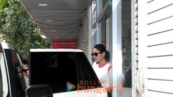 Photos: Kareena Kapoor Khan and Karishma Kapoor snapped at Exceed Entertainment office