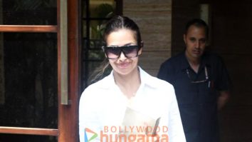 Photos: Malaika Arora snapped outside her residence in Khar
