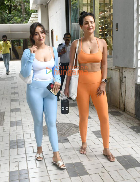 photos neha sharma and aisha sharma snapped outside a gym in bandra 3