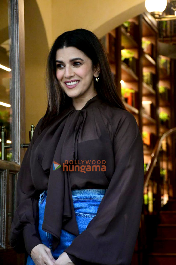 photos nimrat kaur snapped in santacruz 4
