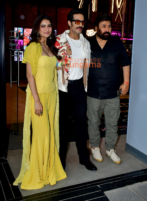 Photos: Palak Tiwari and Thakur Anoop Singh snapped in Andheri Photos: Palak Tiwari and Thakur Anoop Singh snapped in Andheri