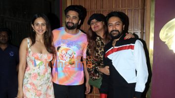 Photos: Rakul Preet Singh, Jackky Bhagnani and others snapped in Bandra