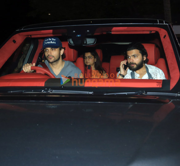 photos rakul preet singh jackky bhagnani and others snapped in bandra 4