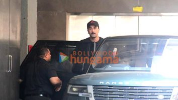 Photos: Ranbir Kapoor spotted in Bandra