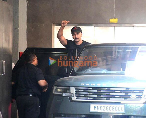 photos ranbir kapoor spotted in bandra 4 4