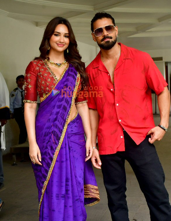 photos suniel shetty sooraj pancholi and aakanksha sharma snapped promoting kesari veer 8