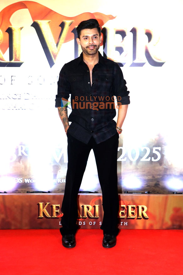 photos tiger shroff suniel shetty and others grace the special screening of kesari veer 11