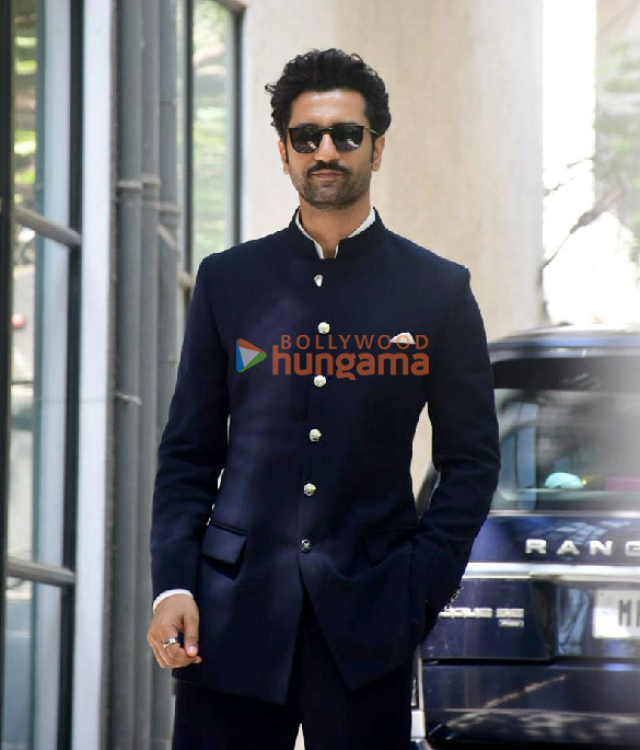 photos vicky kaushal snapped outside maddock office in bandra 2