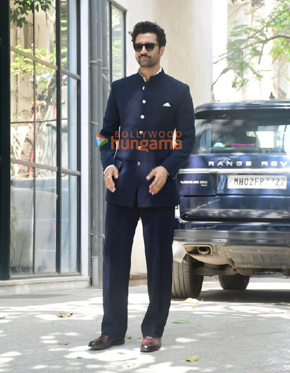 photos vicky kaushal snapped outside maddock office in bandra 5
