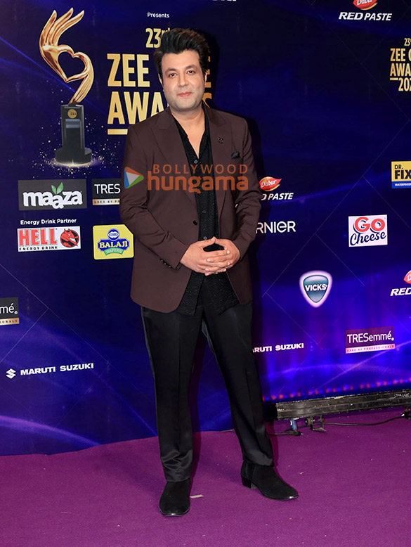 photos vikrant massey aparshakti khurana and others grace the zee cine awards 2025 37