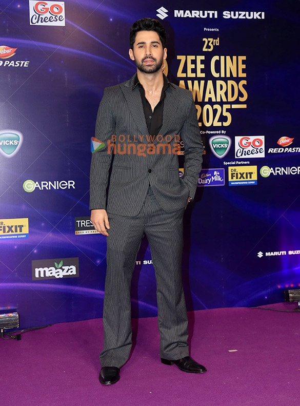 photos vikrant massey aparshakti khurana and others grace the zee cine awards 2025 56