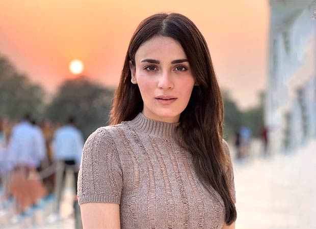 Radhikka Madan turns 30 with a splashy pool party and a style statement, watch 30 : Bollywood News – Bollywood Hungama