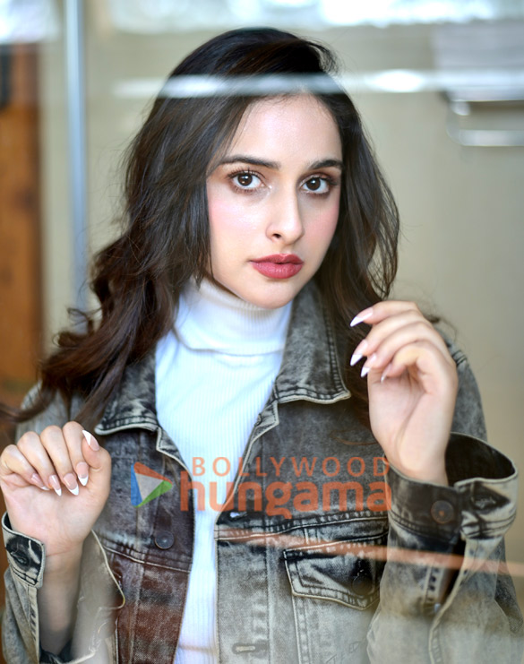 sadia khateeb 4 13