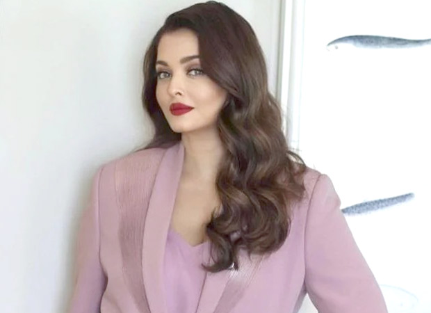 Aishwarya Rai Bachchan’s unseen Cannes photo goes viral, showcases stunning mauve pantsuit look : Bollywood News – Bollywood Hungama