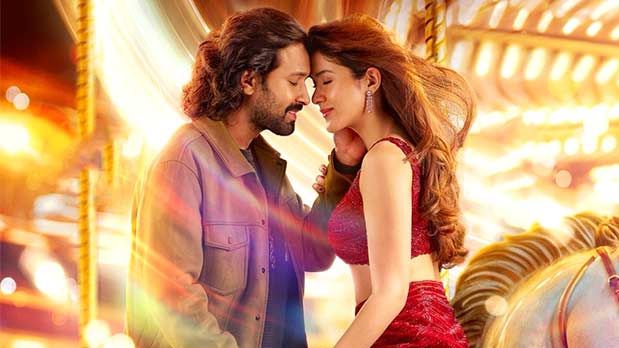 Vikrant Massey and Shanaya Kapoor spark magical chemistry in Aankhon Ki Gustaakhiyan first poster!