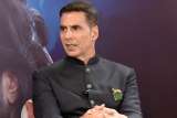 Akshay Kumar’s HILARIOUS encounter with audience outside Gaiety Galaxy!