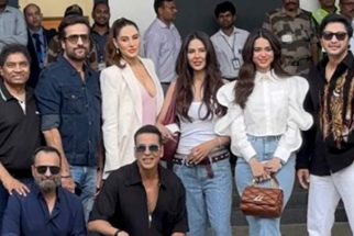 ‘It’s a Housefull!!’, Akshay Kumar poses with the cast of Housefull 5 at the airport