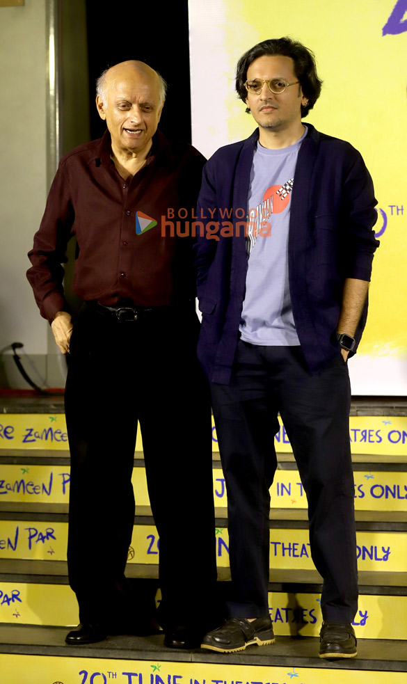 photos aamir khan salman khan tiger shroff genelia deshmukh vicky kaushal and others grace the premiere of sitaare zameen par 12 2
