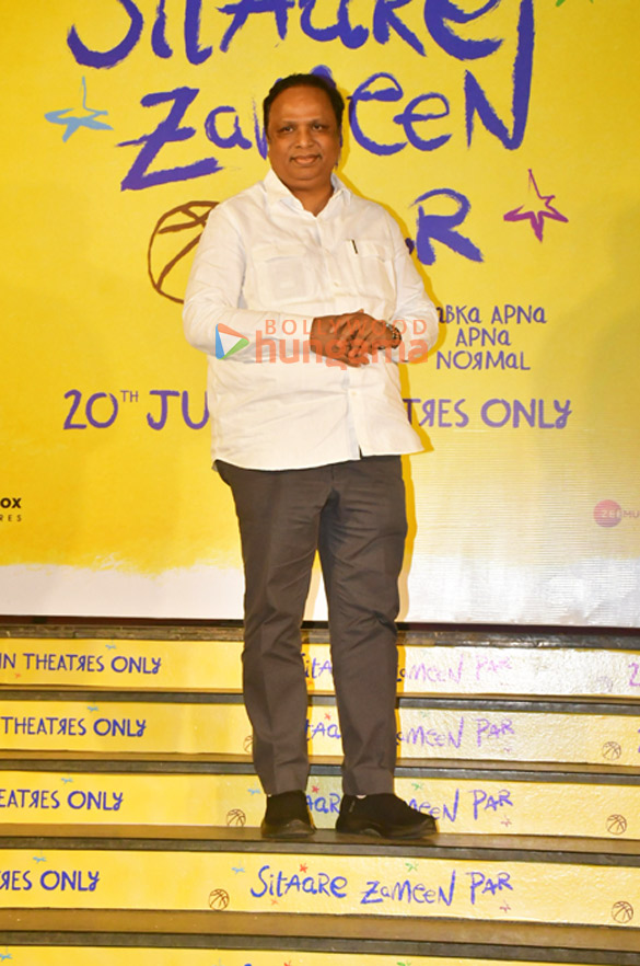 photos aamir khan salman khan tiger shroff genelia deshmukh vicky kaushal and others grace the premiere of sitaare zameen par 14
