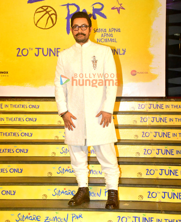 photos aamir khan tiger shroff and others grace the premiere of sitaare zameen par 1