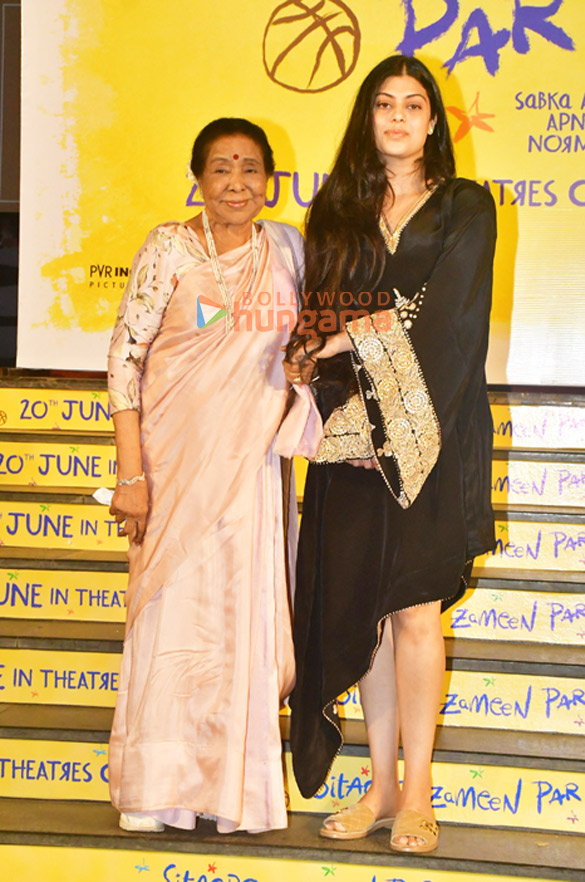 photos aamir khan tiger shroff and others grace the premiere of sitaare zameen par 1043 5