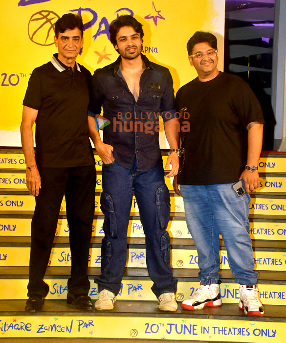 photos aamir khan tiger shroff and others grace the premiere of sitaare zameen par 15