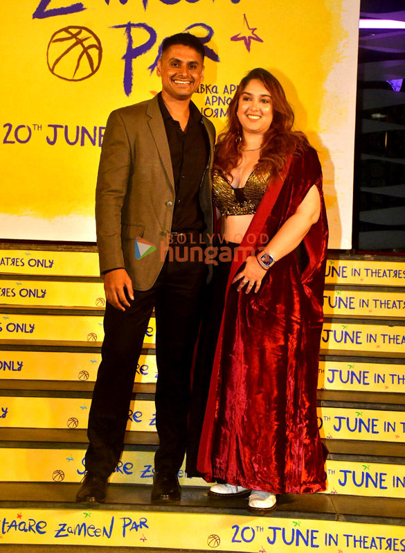 photos aamir khan tiger shroff and others grace the premiere of sitaare zameen par 20