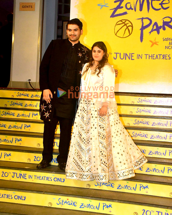 photos aamir khan tiger shroff and others grace the premiere of sitaare zameen par 9