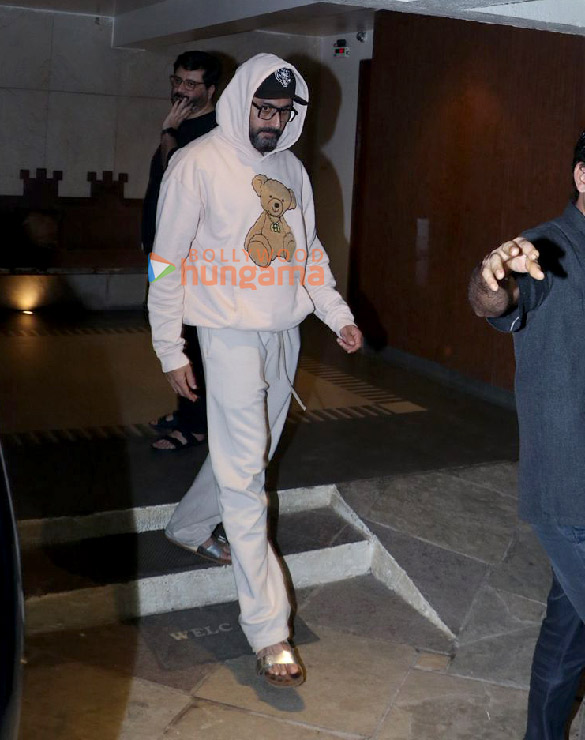 photos abhishek bachchan snapped in juhu 3 2