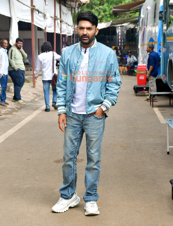 photos aditya roy kapur sara ali khan ali fazal fatima sana shaikh and others snapped promoting metro in dino on the sets of the kapil sharma show 10