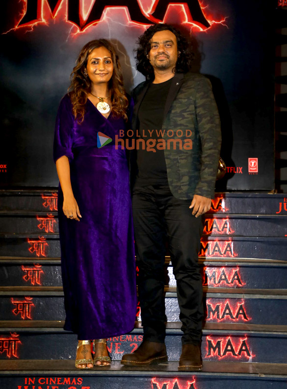 photos ajay devgn rohit shetty kajol and others grace the premiere of maa 18