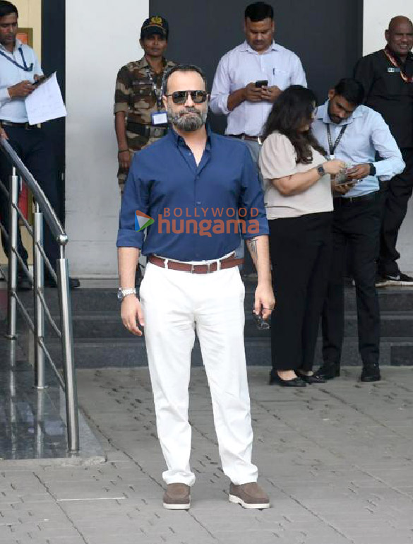 photos akshay kumar jacqueline fernandez sonam bajwa nargis fakhri and others snapped promoting housefull 5 at kalina airport 9