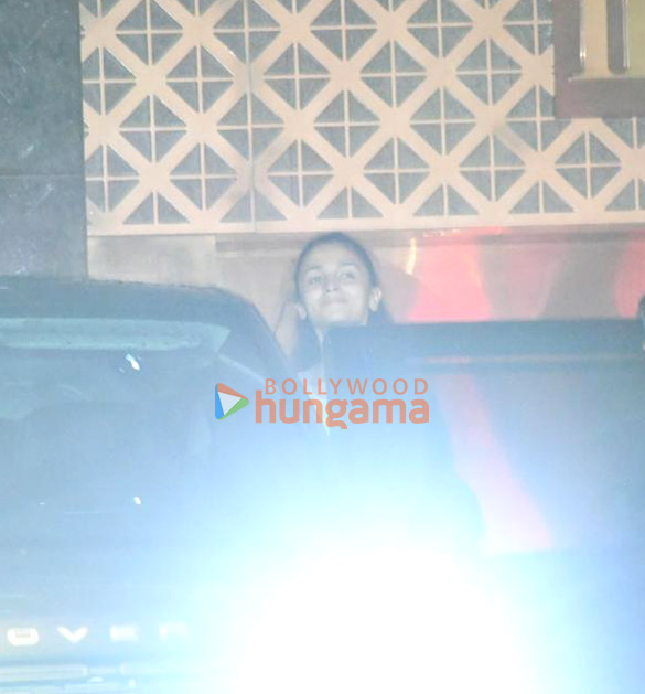 photos alia bhatt snapped outside a gym in bandra 3 3