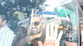 Photos: Allu Arjun snapped at Kalina airport
