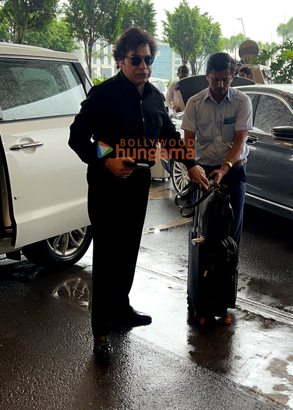photos ashutosh rana and dhanush snapped at the airport 4