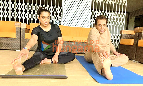 photos dharmendra marks world yoga day at his lonavala farmhouse along with actress ekta jain 2