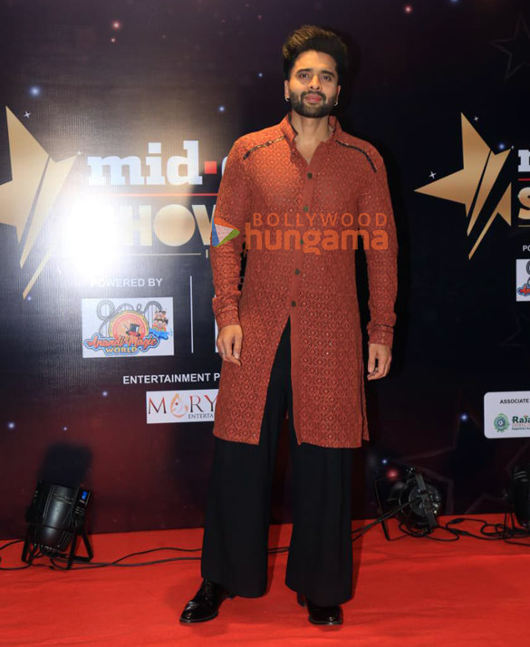 photos isha koppikar zayed khan anjini dhawan nushrratt bharuccha and others attend the mid day showbiz icons awards 2025 11