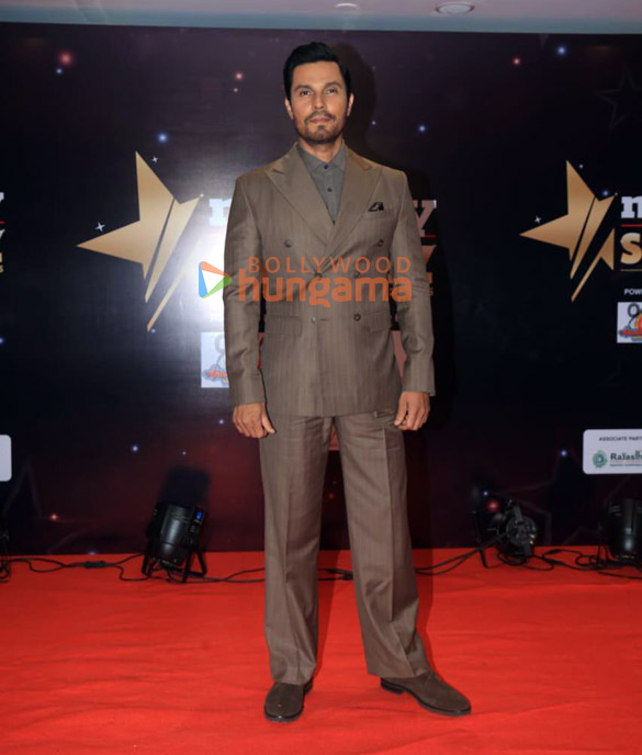 photos isha koppikar zayed khan anjini dhawan nushrratt bharuccha and others attend the mid day showbiz icons awards 2025 7