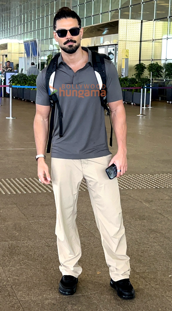 photos mouni roy sooraj pancholi and abhijeet bhattacharya snapped at the airport 2 2