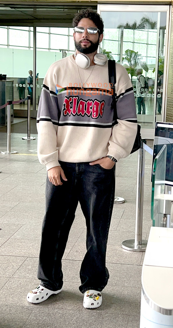 photos pooja hegde ishaan khatter huma qureshi and siddhant chaturvedi snapped at the airport 4