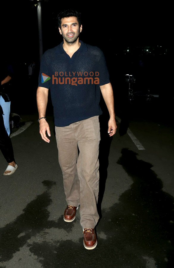 photos sara ali khan and aditya roy kapur snapped at the airport 4