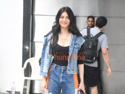 Photos: Shruti Haasan snapped outside a dubbing studio in Bandra