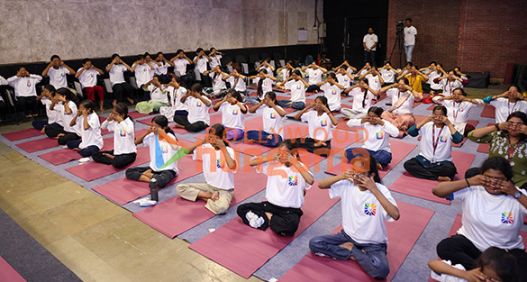 photos subhash ghai jackie shroff and dr hansa ji yogendra from brahma kumaris celebrated international yoga day 2025 at whistling woods international 4