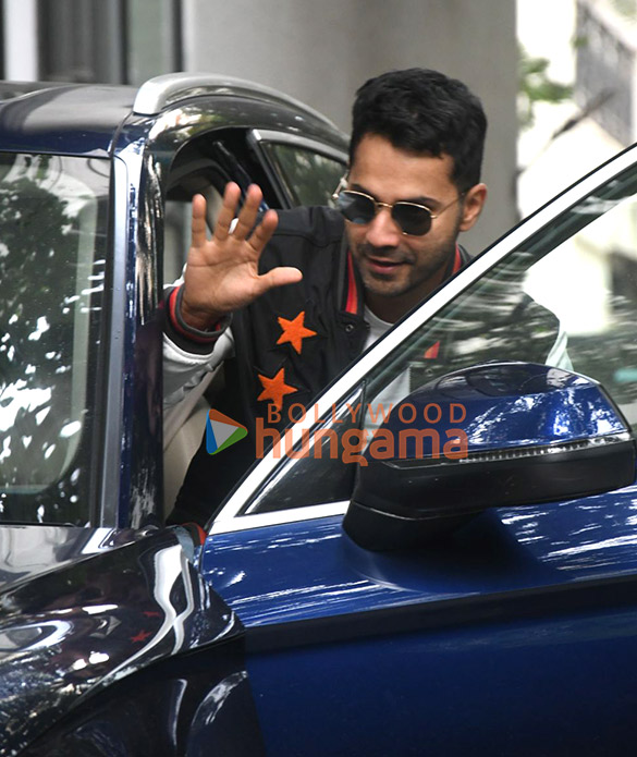 photos varun dhawan snapped outside maddock films office in santacruz 2