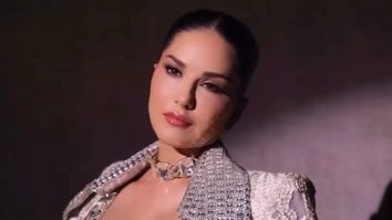 Dazzling beauty! Sunny Leone